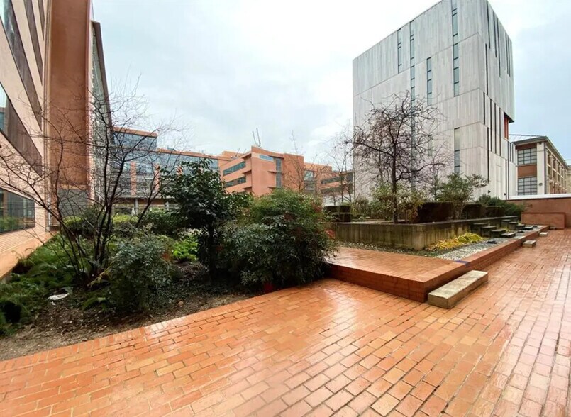 Office in Ivry-sur-Seine for sale - Building Photo - Image 2 of 6