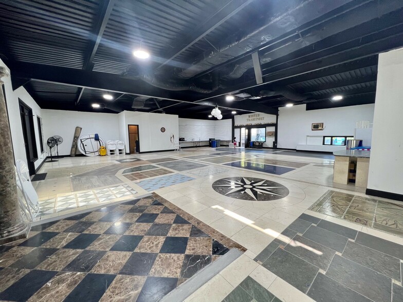 560 Tarrytown Rd, White Plains, NY à louer - Photo intérieure - Image 1 de 18