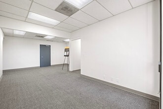 4002-4014 148th Ave NE, Redmond, WA for lease Interior Photo- Image 2 of 19