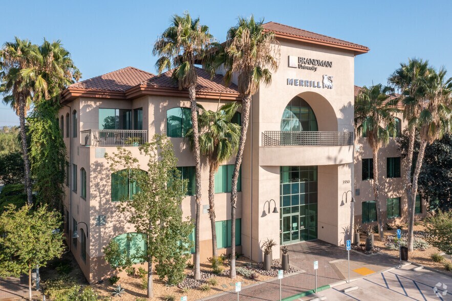 3480 Vine St, Riverside, CA à louer - Photo du bâtiment - Image 2 de 2