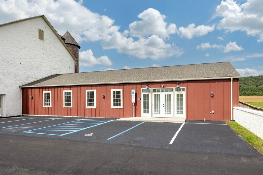 615 E Swedesford Rd, Exton, PA for lease - Building Photo - Image 1 of 17
