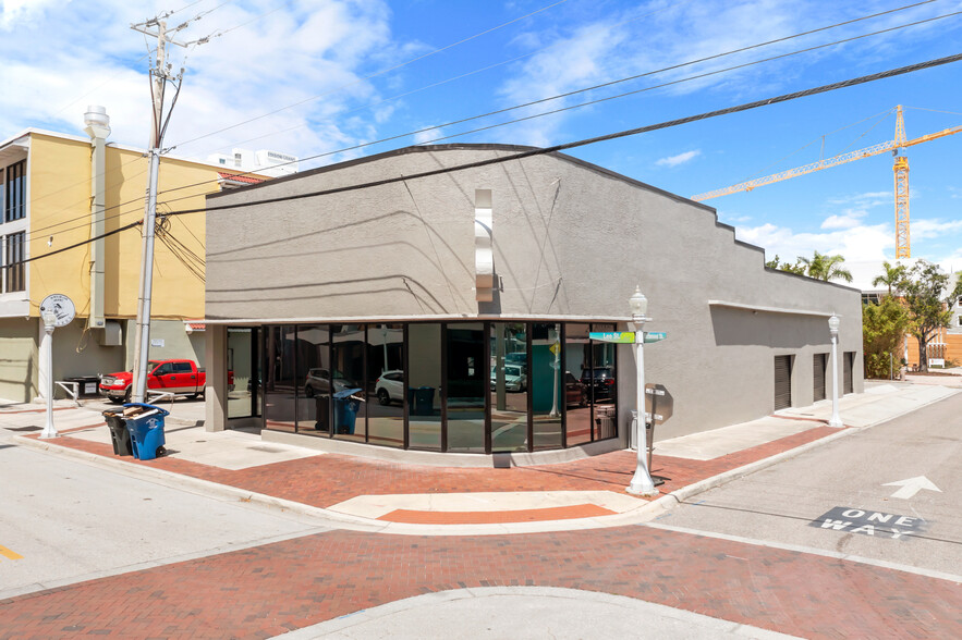 1529-1531 Lee St, Fort Myers, FL for lease - Building Photo - Image 1 of 27