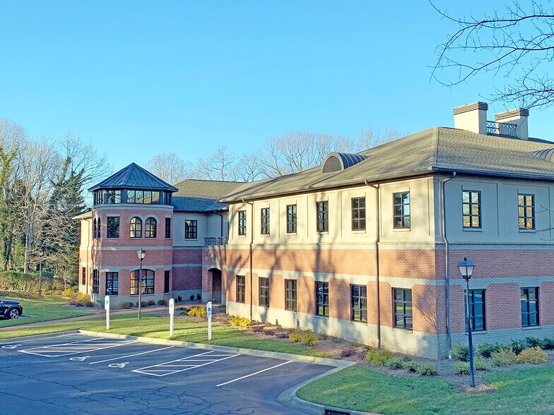 4505 Country Club Rd, Winston-Salem, NC for lease - Primary Photo - Image 2 of 5