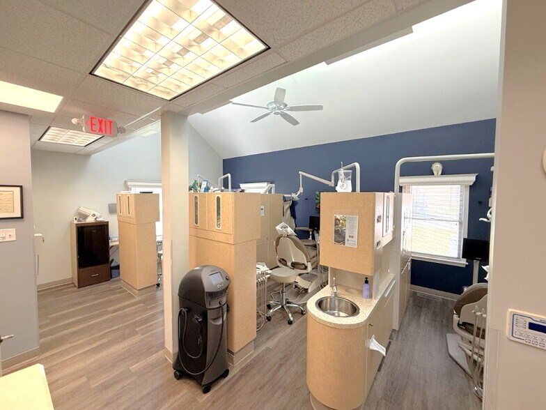 1550-1558 McDaniel Dr, West Chester, PA à vendre - Photo du bâtiment - Image 3 de 4