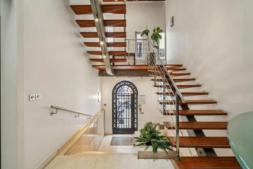 25 Rue Guillaume Tell, Paris à louer - Photo du bâtiment - Image 3 de 9