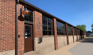 Plus de détails pour 602 N 6th St, Fairfield, IA - Bureau, Industriel à louer