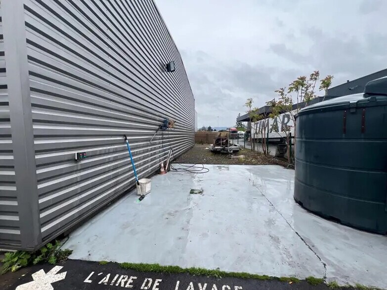 Flex dans Arnas à louer - Photo du bâtiment - Image 2 de 6