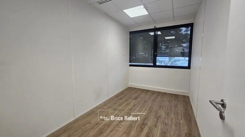 Bureau dans Bron à louer - Photo intérieure - Image 3 de 6