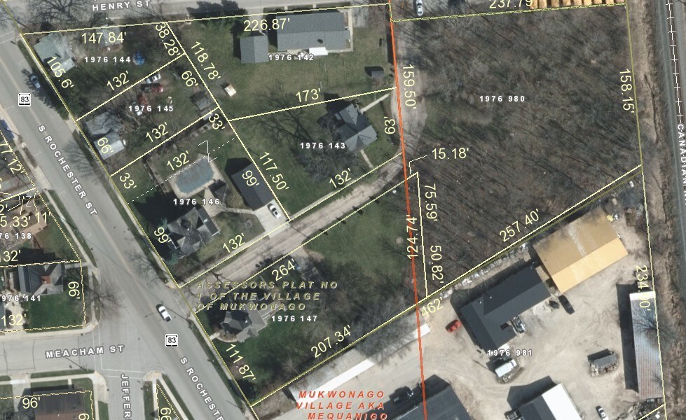 Commercial Development Opportunity portefeuille de 3 propriétés à vendre sur LoopNet.ca Photo du bâtiment- Image 1 de 3