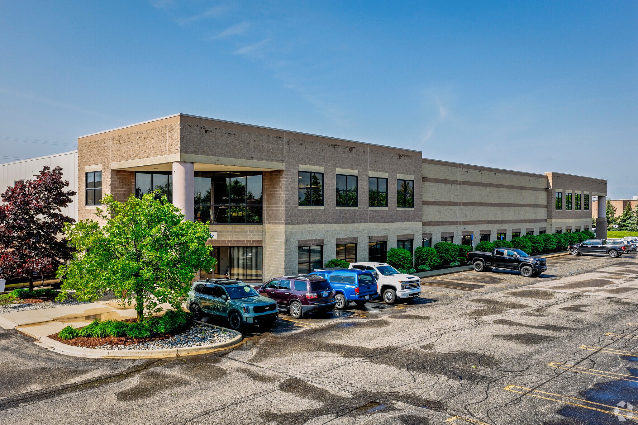 28501-28505 Schoolcraft Rd, Livonia, MI for lease Primary Photo- Image 1 of 6