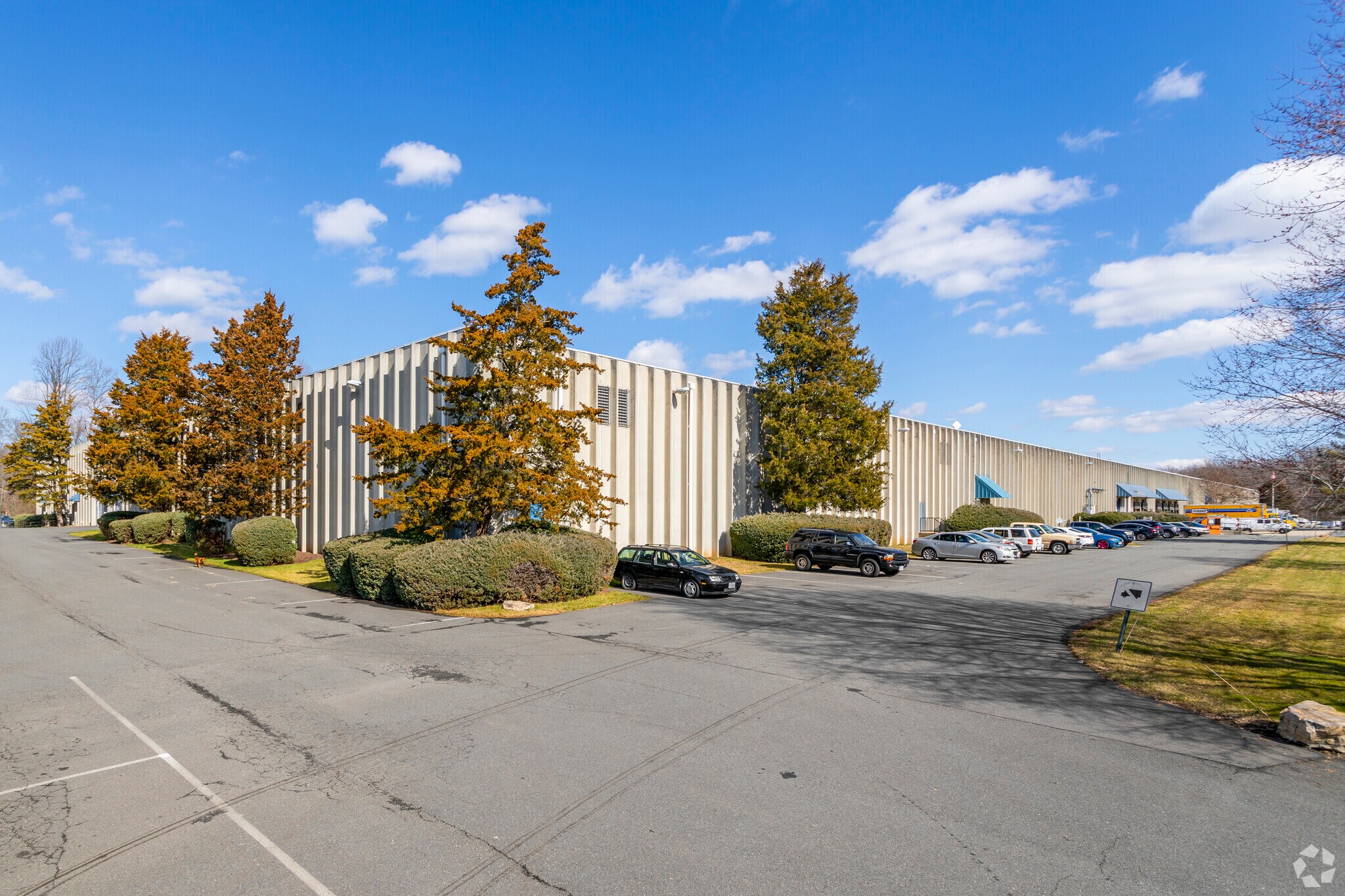 7701 Southern Dr, Springfield, VA for lease Primary Photo- Image 1 of 18
