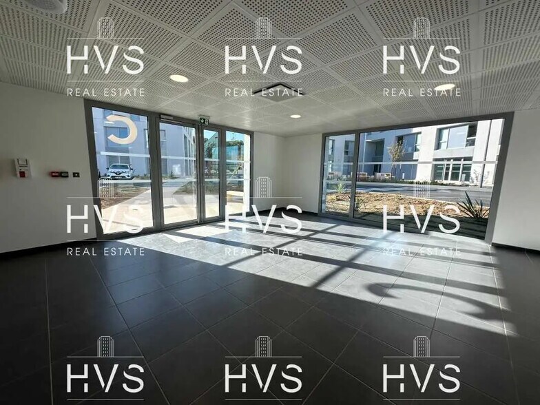 Office in Gardanne for sale - Building Photo - Image 2 of 21