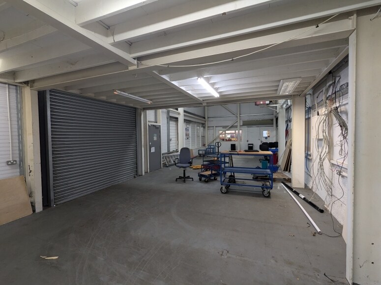 22 Gosden Cmn, Guildford à louer Photo du bâtiment- Image 1 de 1