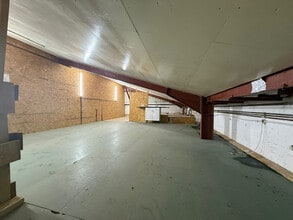 58 Kingsbridge Crescent, Southall for lease Interior Photo- Image 1 of 10