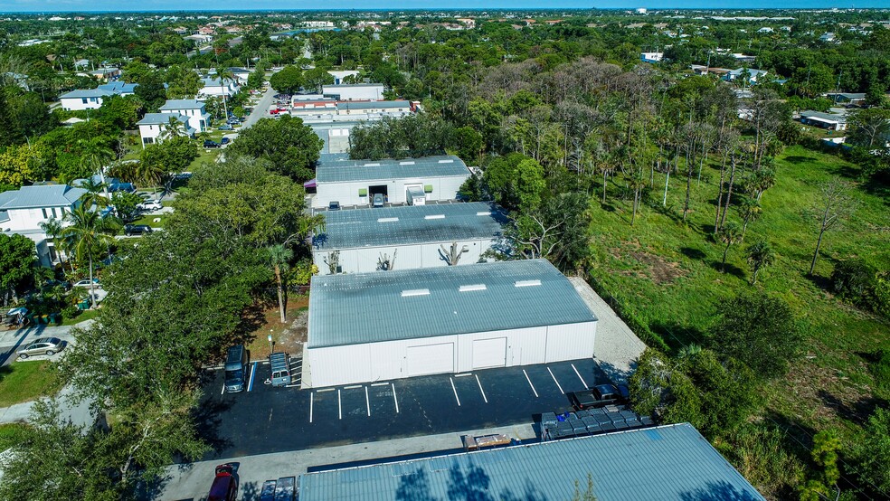 3209 Van Buren Ave, Naples, FL for lease - Building Photo - Image 2 of 18