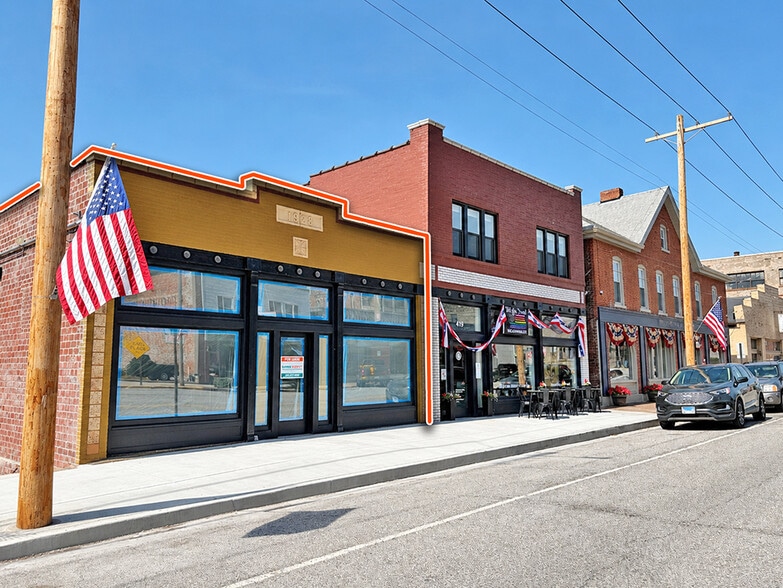 417-421 E Broadway, Alton, IL for lease - Building Photo - Image 1 of 4