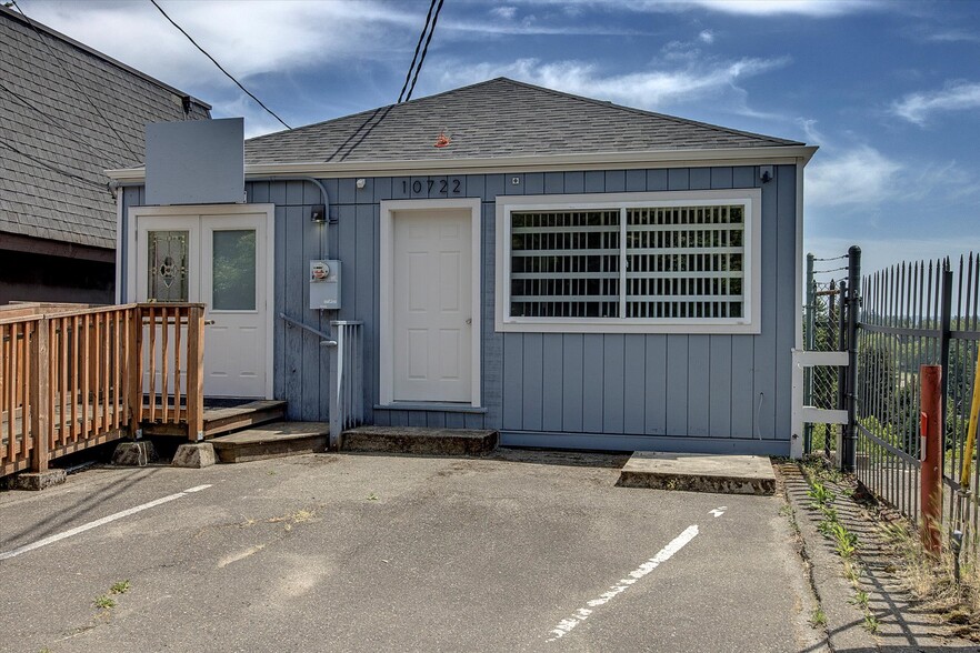 10722 Lake City Way NE, Seattle, WA for sale - Building Photo - Image 1 of 17