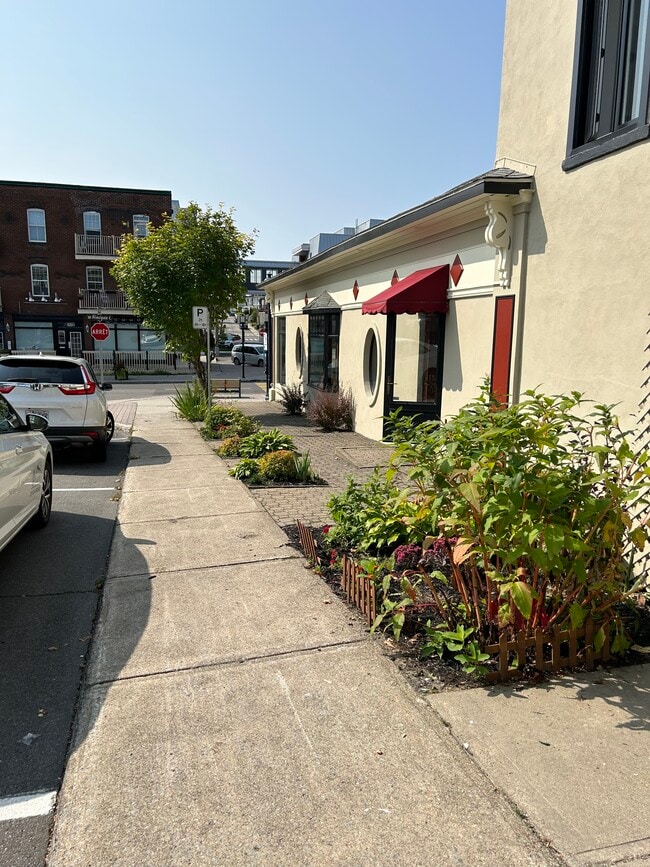 More details for 116 Rue Principale E, Sainte-agathe-des-monts, QC - Retail for Lease