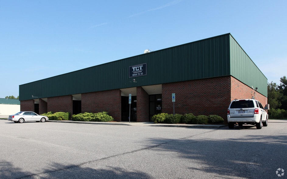 4909 Expressway Dr, Wilson, NC for lease - Primary Photo - Image 1 of 5
