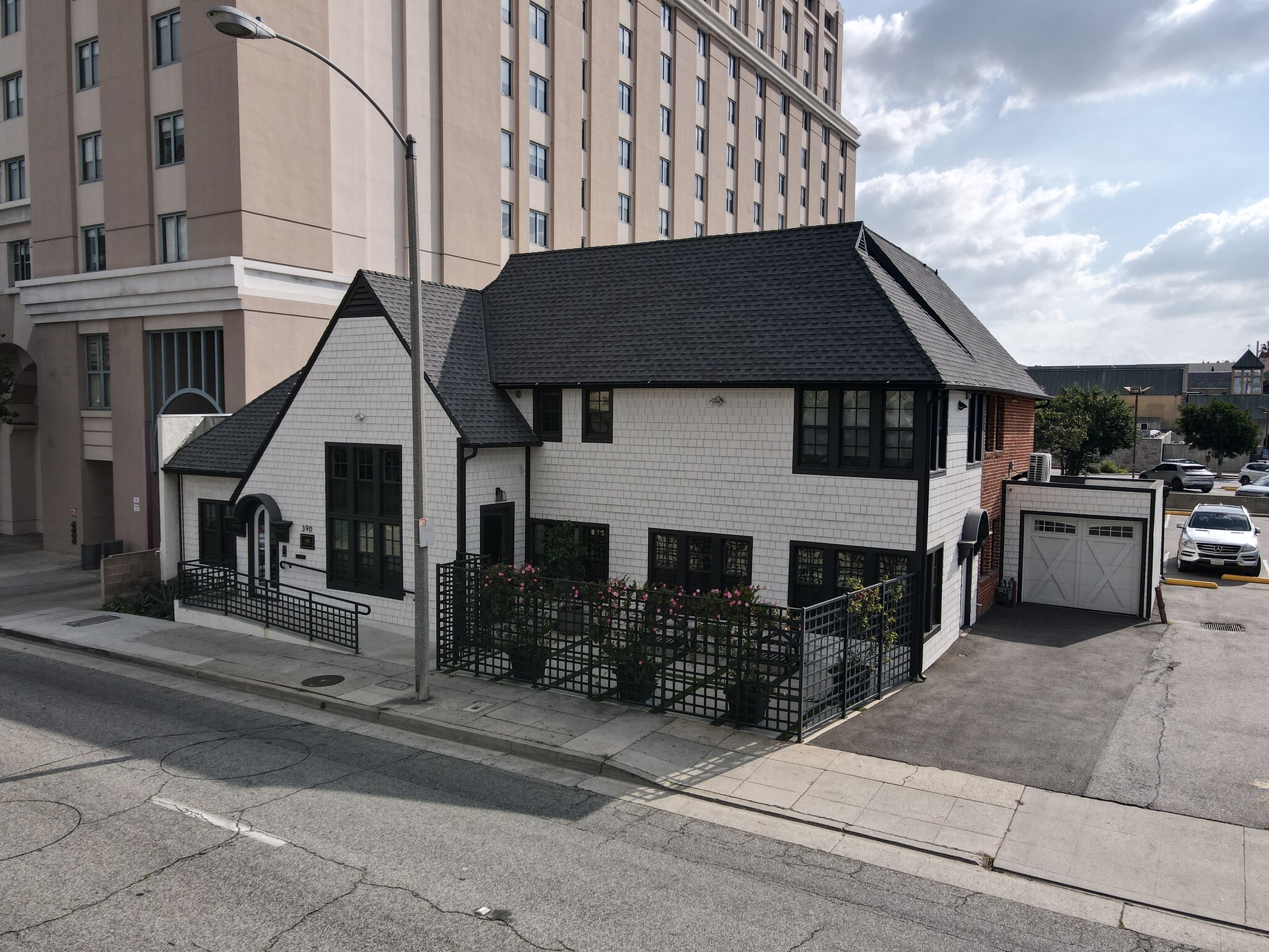 390 E Walnut St, Pasadena, CA for lease Primary Photo- Image 1 of 27