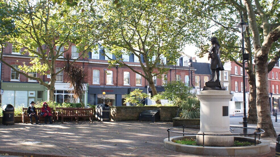 Orange Sq, London for lease - Primary Photo - Image 1 of 3