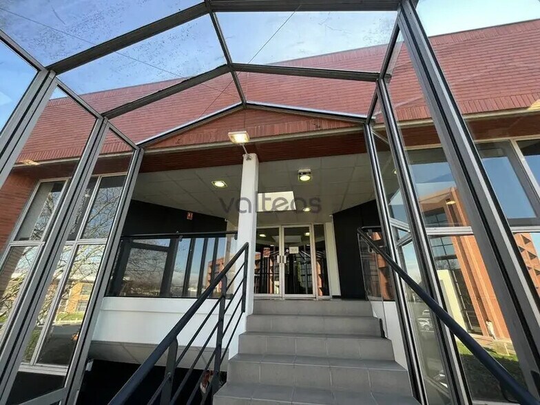 221 Rue Carmin, Labège à louer - Photo du bâtiment - Image 2 de 5