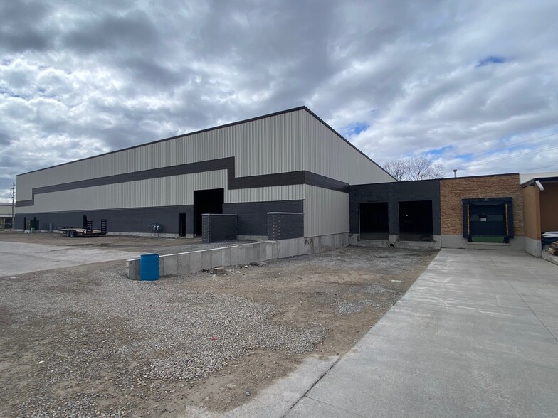 733 Midway Rd, Menasha, WI for lease - Building Photo - Image 3 of 15