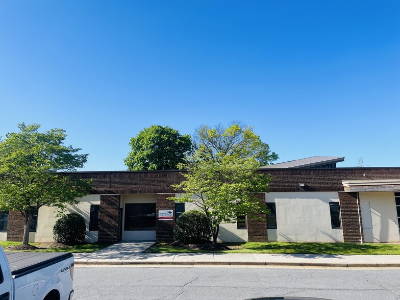 195 Thomas Johnson Dr, Frederick, MD for lease - Building Photo - Image 1 of 4