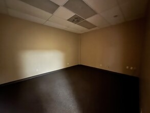 19401 E 40 Hwy, Independence, MO for lease Interior Photo- Image 1 of 5