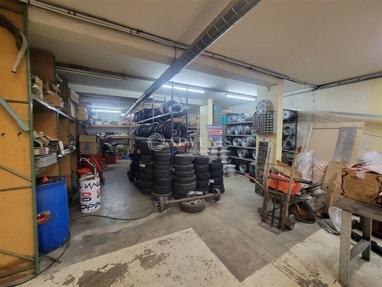 52 Rue Charles Michels, Saint-Denis for lease - Interior Photo - Image 3 of 6
