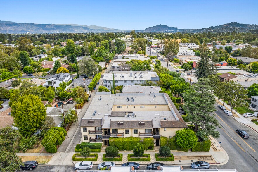 13021-13025 Moorpark St, Studio City, CA à vendre - Photo du bâtiment - Image 2 de 12