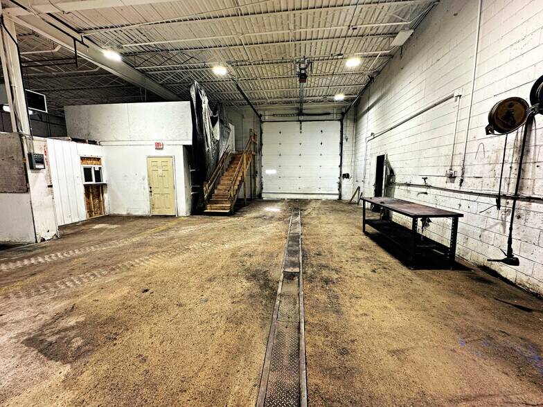 170 W 18th St, Waterloo, IA à louer - Photo du bâtiment - Image 3 de 11