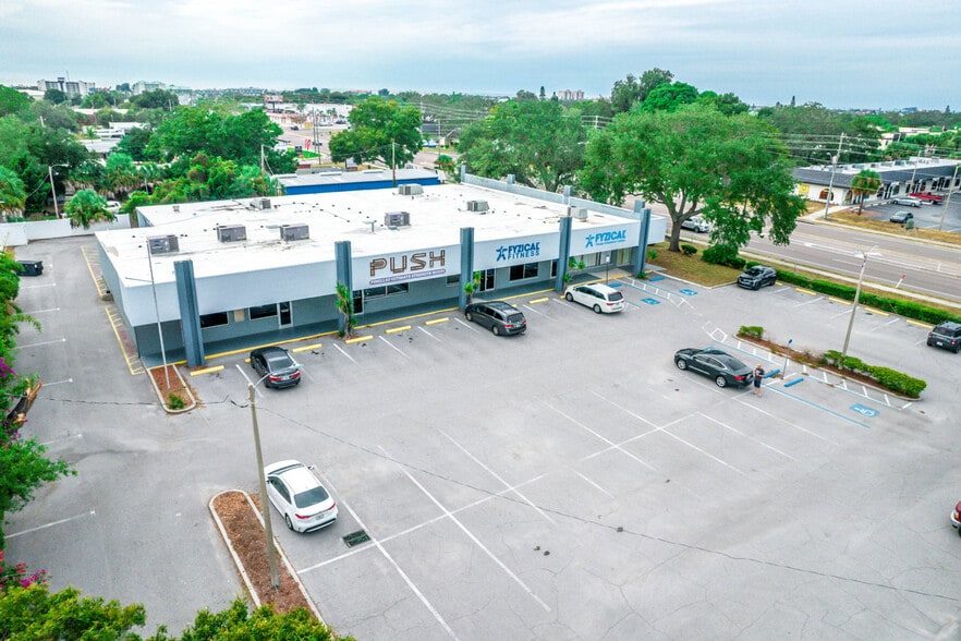 14100 Walsingham Rd, Largo, FL for lease - Building Photo - Image 1 of 21