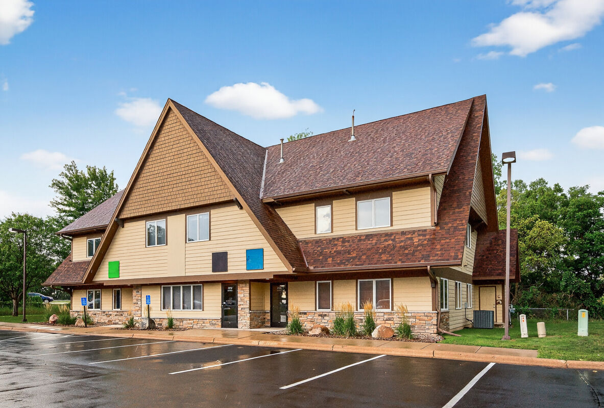 2115 County Road D E, Maplewood, MN for lease Primary Photo- Image 1 of 13