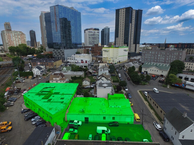 35-41 Bartels Pl, New Rochelle, NY for sale - Building Photo - Image 2 of 6