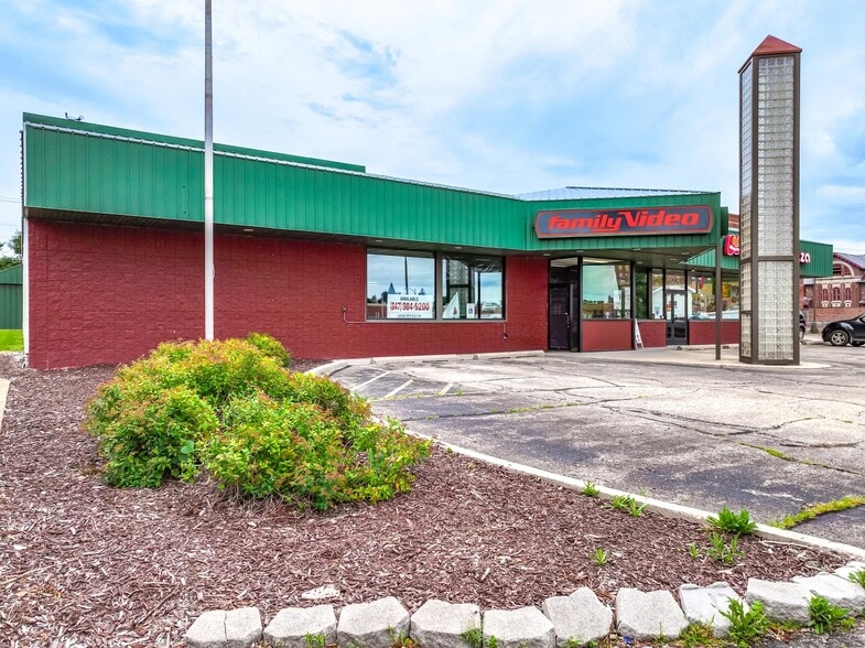 112 W Maple Ave, Beaver Dam, WI for lease - Building Photo - Image 3 of 5