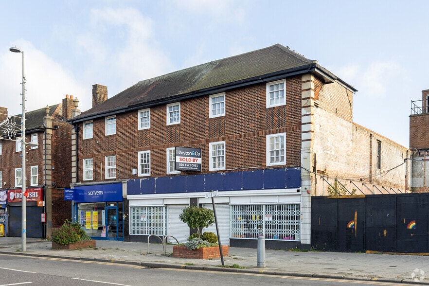 9-11 Old Church Rd, London for lease - Building Photo - Image 2 of 3