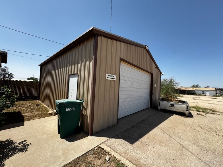 911 S Grimes St, Hobbs, NM for lease - Building Photo - Image 3 of 5