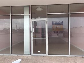 6870 Spencer Hwy, Pasadena, TX for lease Building Photo- Image 2 of 6