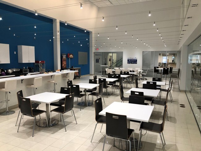 Plus de détails pour 1001 28th St SW, Wyoming, MI - Bureau, Bureau/Commerce de détail à louer