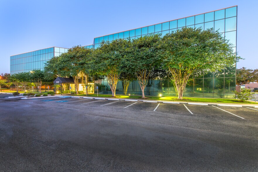 5420 Dashwood Dr, Houston, TX à louer - Photo du bâtiment - Image 2 de 15