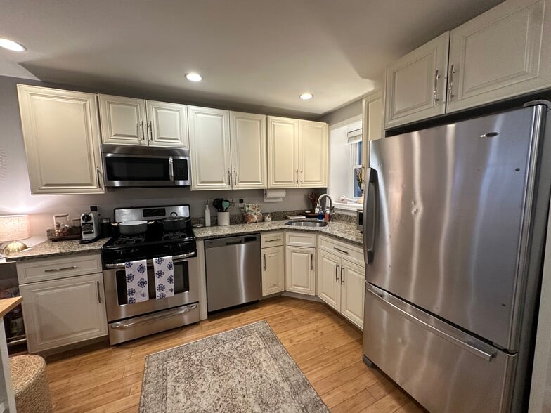 6 Baldwin Pl, Boston, MA for sale - Interior Photo - Image 2 of 22