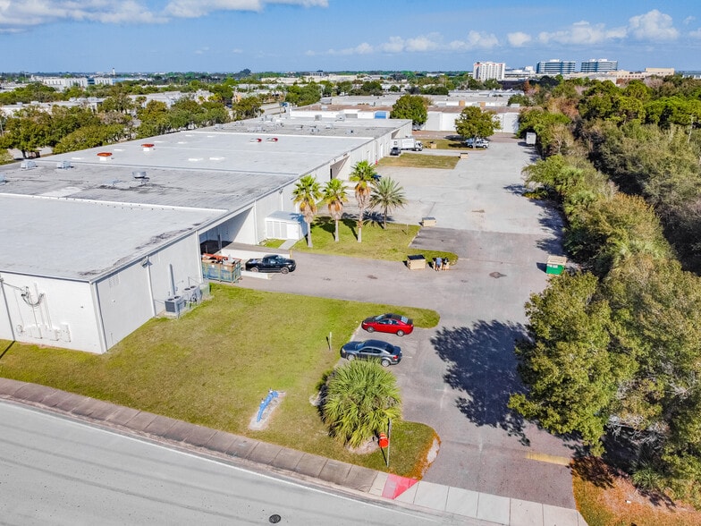 11801 28th St N, Saint Petersburg, FL for lease - Building Photo - Image 3 of 10