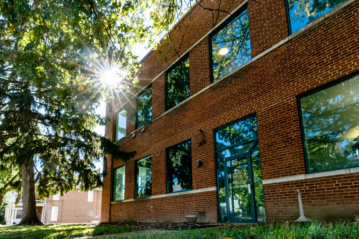 250 E Elizabeth St, Harrisonburg, VA for lease Building Photo- Image 1 of 4