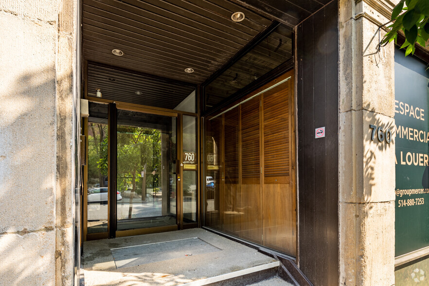 754 Rue Saint-Paul O, Montréal, QC à louer - Photo du bâtiment - Image 3 de 4