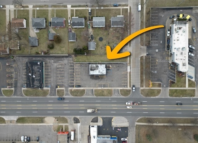 33775 Ford Rd, Garden City, MI for lease - Building Photo - Image 3 of 5