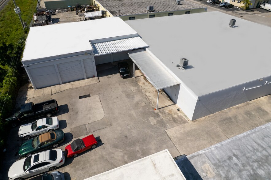 4900 NE 11th Ave, Fort Lauderdale, FL à vendre - Photo du bâtiment - Image 3 de 13