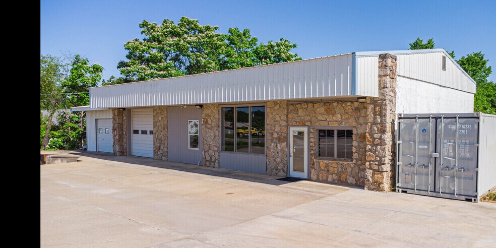 422 State Highway 42, Osage Beach, MO à louer - Photo du bâtiment - Image 3 de 17