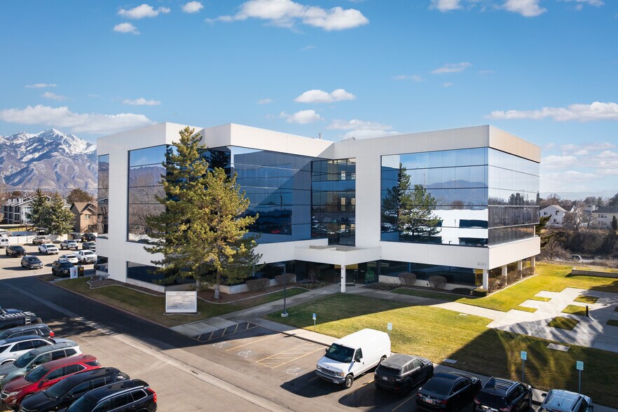 Commerce Park Buildings II & III portefeuille de 2 propriétés à vendre sur LoopNet.ca - Photo du bâtiment - Image 3 de 18