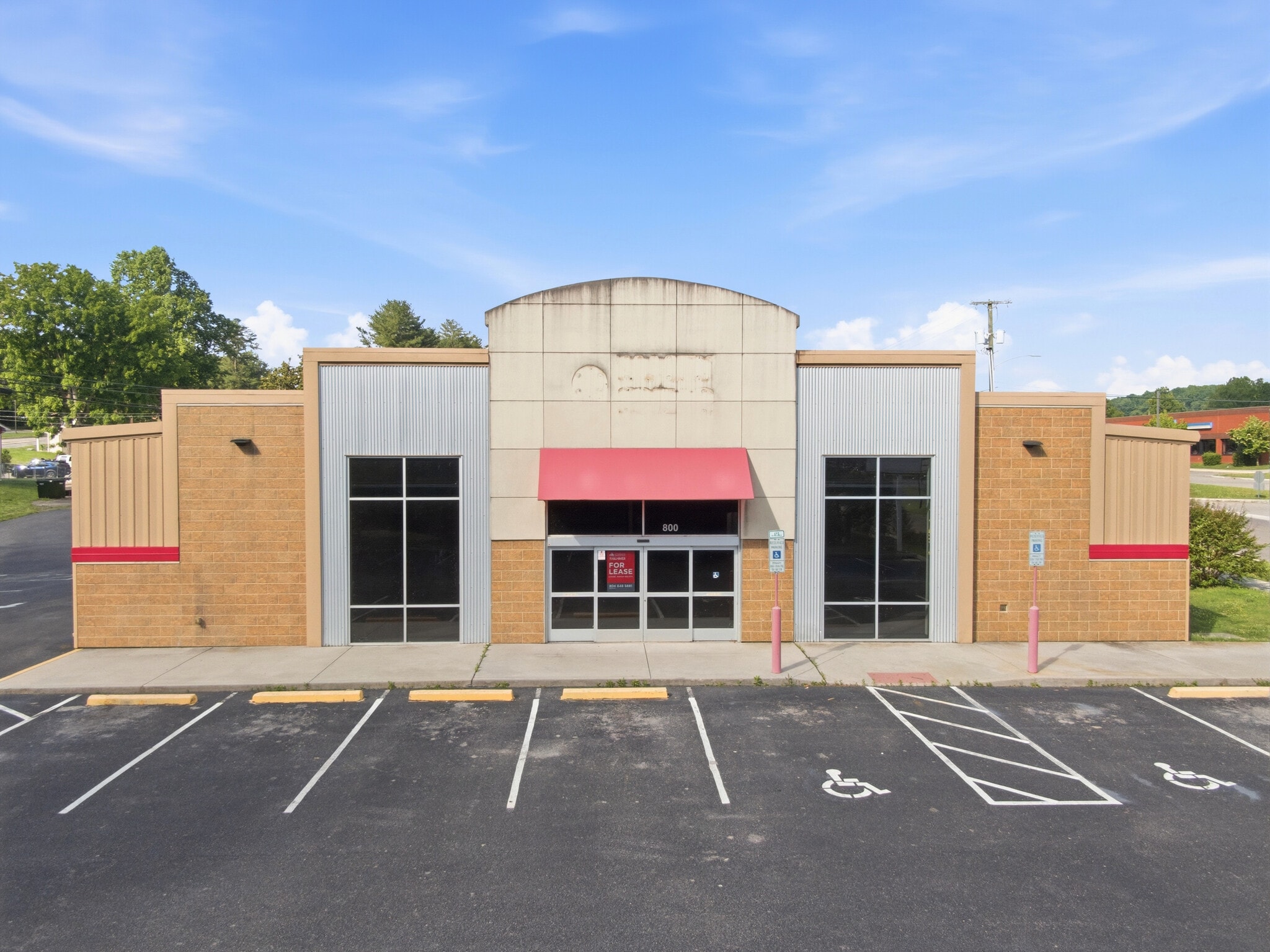 800 W Main St, Radford, VA for sale Building Photo- Image 1 of 30